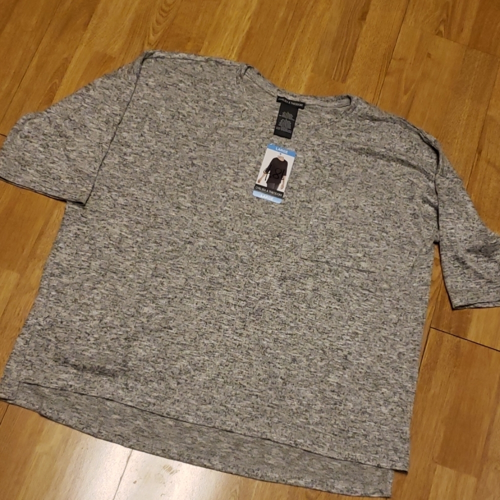NWT Heathered gray pocket top sz L